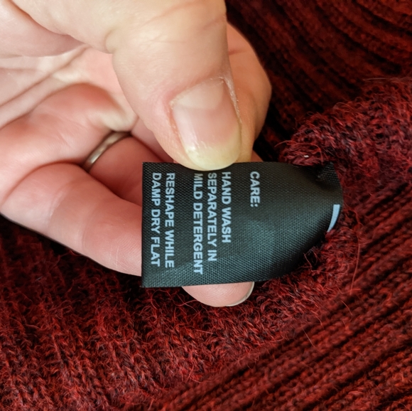 EUC 100% Alpaca yarn shawl - Picture 5 of 6